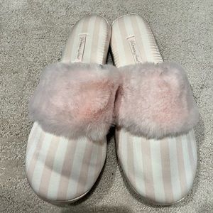 Victoria Secret slippers size M